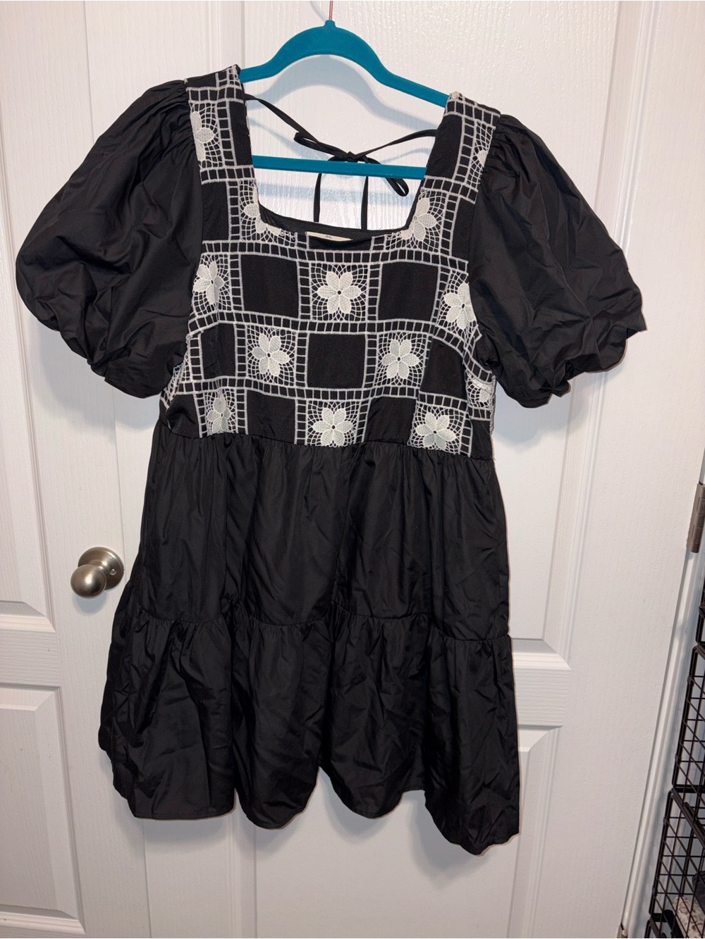 entro Black Midi Dress with White Crochet Bodice